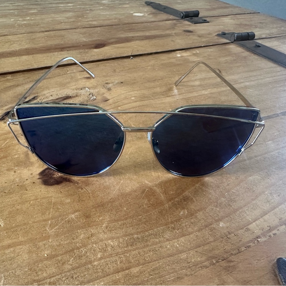 Stylish Blue Sunglasses
